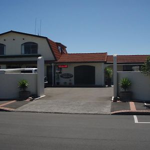 Manfeild Park Motel